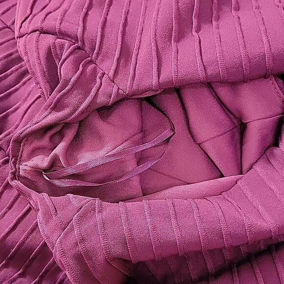 BRAND NEW GABBY SKYE SLEEVELESS ROUNDNECK LINE GOLD ZIP CLOSURE  DRESS - Picture 12 of 15